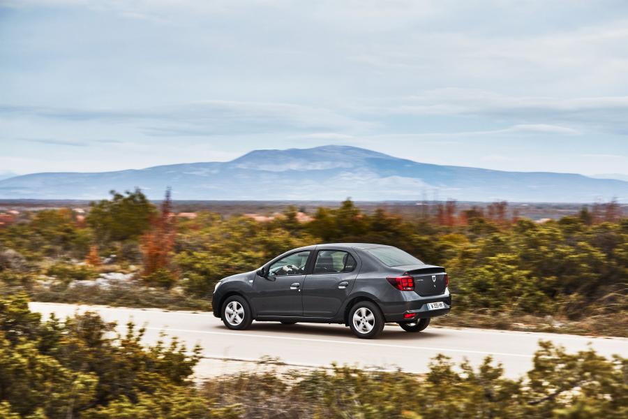  Dacia Logan 2016 года  (фото 12 из 19)